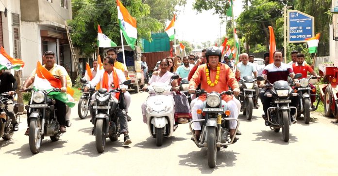 Sham Lal Chaudhary organizes huge tricolour rally