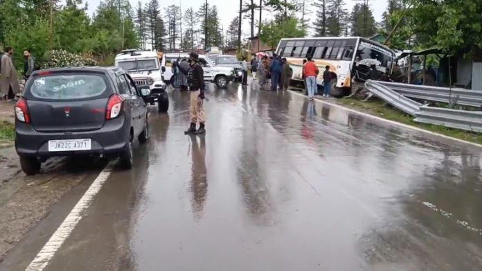 Shopian, May 31 : Many injured in twin accidents of shopian. Tempo and one bus skidd off from the road. 2 vehicles skidd off one was tempo and bus of transport corporation. Police reached the spot on exact timing and shifted injured one's to hospital registered the case and took up an investigation.